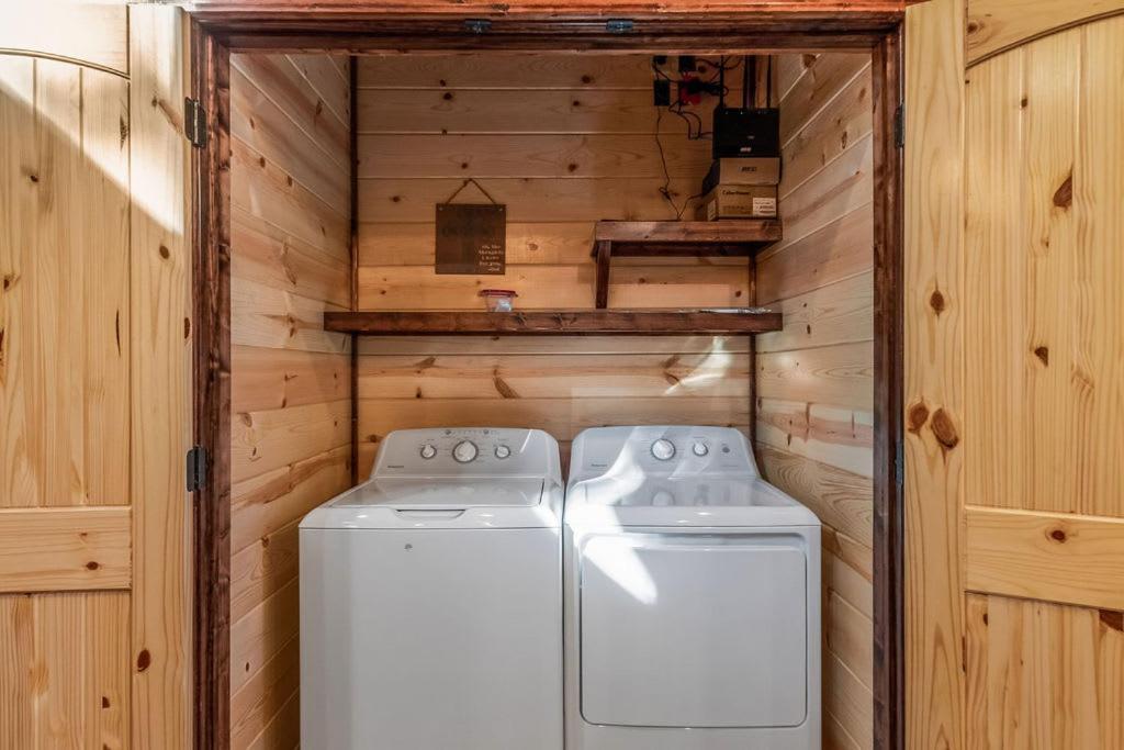 Large Luxury 2Br Cabin W Hot Tub Double Trouble Was Designed For Fun Comfort And Memories Minutes From Buzzling Hochatown And Beautiful Beaver Bend State Park بروكن بو المظهر الخارجي الصورة