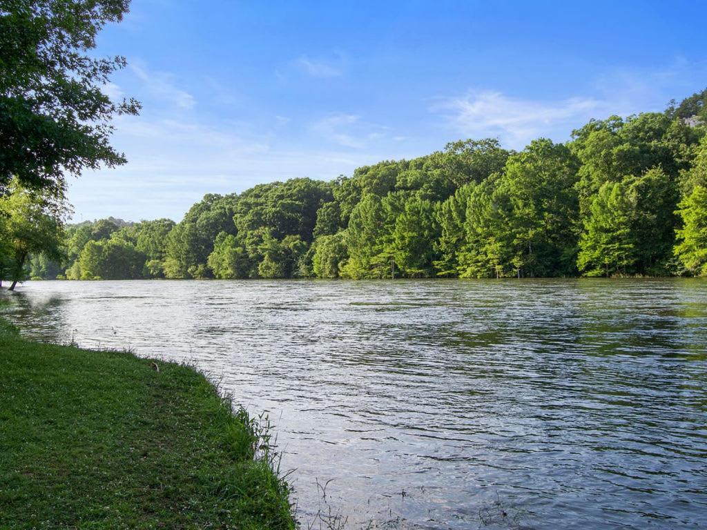 Large Luxury 2Br Cabin W Hot Tub Double Trouble Was Designed For Fun Comfort And Memories Minutes From Buzzling Hochatown And Beautiful Beaver Bend State Park بروكن بو المظهر الخارجي الصورة